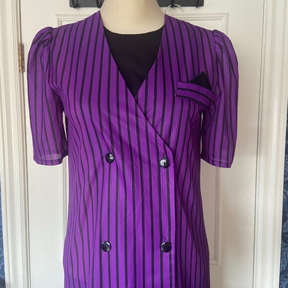 Fast shipping - costume opportunities! - Size small - Picture 3 of 12